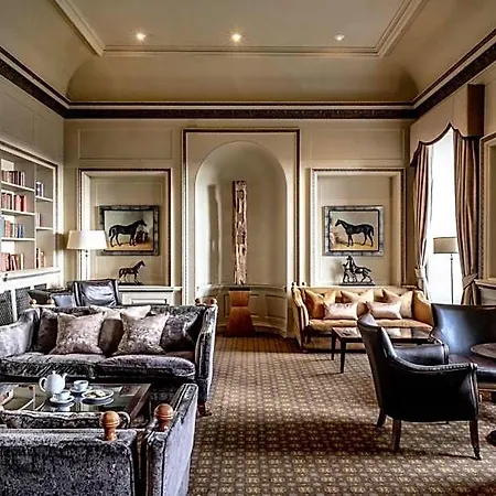 Wood Hall & 4*